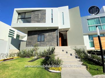 Casa en Venta de Lujo, En Puerta las Lomas, Zapopan, Jalisco