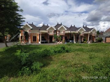 Rumah Strategis Arsitek Bali di Kota Malang Arjowinangun