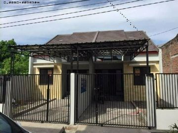 Rumah Tambak Wedi MINIMALIS TROPIS MODERN