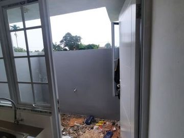 Rumah minimalis murah mulai 400 jutaan strategis pinggir jalan di Pasir putih Depok