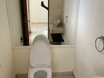 Linda Casa en Valle de Juriquilla, Ubicadisima, Seguridad 24.7, 3 Recamaras