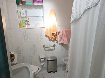 Se ofrece casa en venta, sector Angamos, se aceptan ofertas