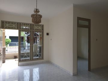 Rumah dlm Perumahan Maguwoharjo, dekat Ring Road