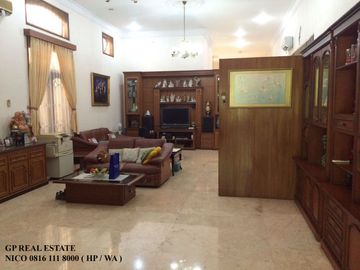 Rumah dijual di jalan Maluku Menteng Gol B 15x42 ( 633 m2 )