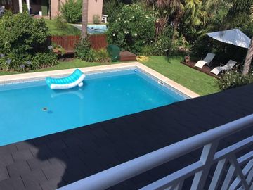 APTA CRÉDITO. Fincas de Maschwitz. Hermoso chalet en excelente estado c/piscina