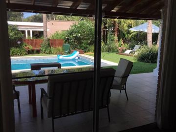 APTA CRÉDITO. Fincas de Maschwitz. Hermoso chalet en excelente estado c/piscina