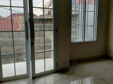 Rumah minimalis 2 lt di Cipedak Jak Sel