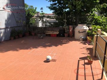 Hermosa casa de 3 ambientes con patio y terraza refaccionada a nuevo