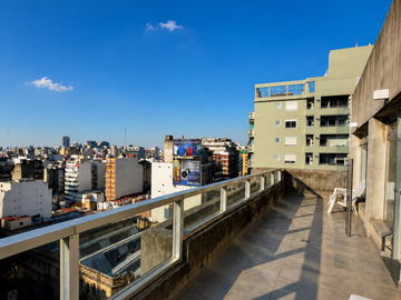 ALMAGRO. Av. CORRIENTES al 3100. Gran Ambiente en Edificio con Full Amenities