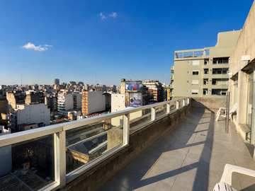 ALMAGRO. Av. CORRIENTES al 3100. Gran Ambiente en Edificio con Full Amenities