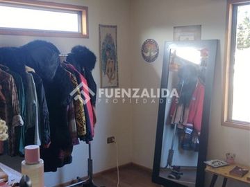 Casa en venta de 4 dorm. en Algarrobo