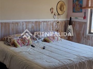 Casa en venta de 4 dorm. en Algarrobo