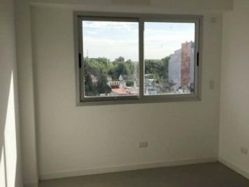 Departamento de 3 amb. al frente A ESTRENAR . BalcÃ³n con parrilla. Muy luminoso y con detalles de categorÃ­a!