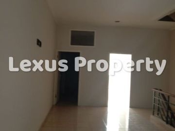 Dijual Ruko Strategis, kawasan bisnis, ramai lalu lalang, Ruko Glaze, Gading Serpong