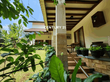 For Sale Rumah Luas Asri Aman Dan Nyaman With Swimming Pool