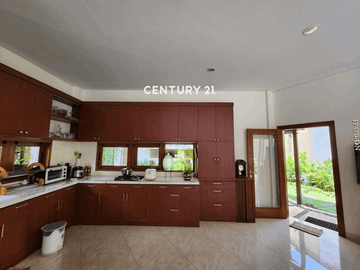 For Sale Rumah Luas Asri Aman Dan Nyaman With Swimming Pool