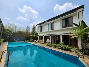 For Sale Rumah Luas Asri Aman Dan Nyaman With Swimming Pool
