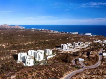 Condominio con vista al mar y la montaña en venta, en Corredor Turistico