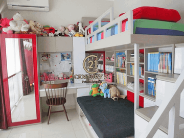 Rumah Cantik Rapi Fully Furnished Lokasi Strategis