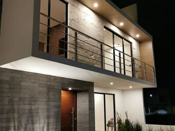 CASA VENTA JURIQUILLA QUERETARO CON ROOF GARDEN