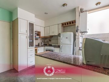 Semipiso 3 amb de 84m2 c/baño y toilette en edificio de gran categoría en San Juan y Boedo