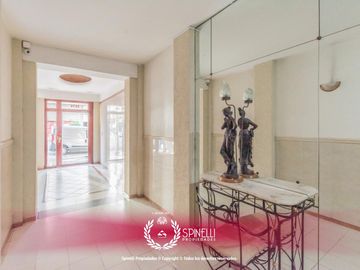 Semipiso 3 amb de 84m2 c/baño y toilette en edificio de gran categoría en San Juan y Boedo