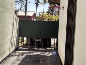 HERMOSO PH DE 3 AMBIENTES EN TORELLO E/ DANTE Y DELL EVA HURLINGHAM.
APTO CRÉDITO.
