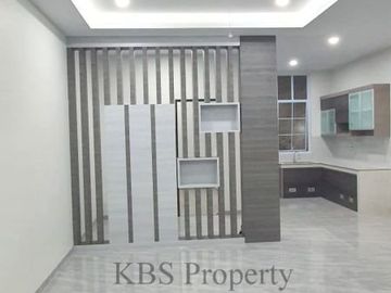 Dijual Rumah 3 Lt Beverly Green