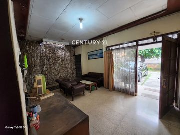 Rumah Tua Hitung Tanah Di Karet Kuningan Jakarta Selatan LT 323m