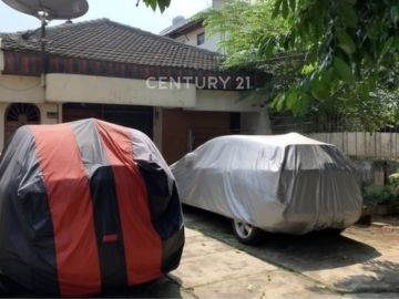 Rumah Tua Hitung Tanah Di Karet Kuningan Jakarta Selatan LT 323m