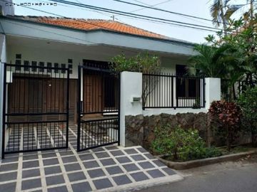 Rumah JEMURSARI Semi Furnished