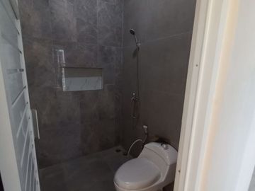 DIJUAL RUMAH EXCLUSIVE DIKAWASAN PREMIUM JOGJA DEKAT AMPLAZ