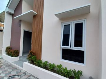 DIJUAL RUMAH EXCLUSIVE DIKAWASAN PREMIUM JOGJA DEKAT AMPLAZ