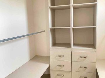 EN VENTA BONITA CASA SEMINUEVA AL SUR DE LEÓN GTO EN RESIDENCIAL EL DORADO