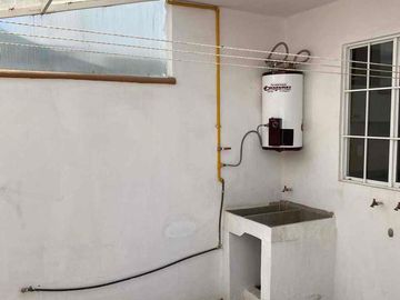 EN VENTA BONITA CASA SEMINUEVA AL SUR DE LEÓN GTO EN RESIDENCIAL EL DORADO