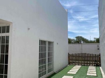 EN VENTA BONITA CASA SEMINUEVA AL SUR DE LEÓN GTO EN RESIDENCIAL EL DORADO