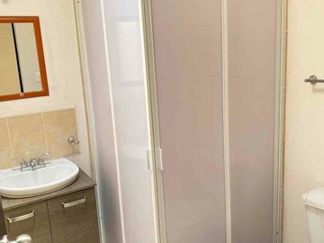 EN VENTA BONITA CASA SEMINUEVA AL SUR DE LEÓN GTO EN RESIDENCIAL EL DORADO