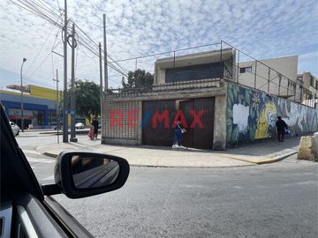 DESCRIPCIÓN CASA CALLAO – DOS PISOS

¡Espaciosa y sólida casa de 2 pisos en el corazón del Callao! Ideal para familias o inversión
Se vende amplia