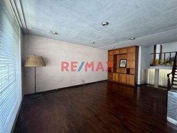 DESCRIPCIÓN CASA CALLAO – DOS PISOS

¡Espaciosa y sólida casa de 2 pisos en el corazón del Callao! Ideal para familias o inversión
Se vende amplia