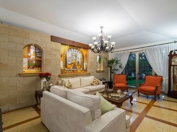 EN VENTA Casa  en Rio Escondido con seguridad , a pasos de Lomas Hipodromo