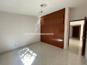 CASA EN VENTA EN TEQUISQUIAPAN EL PEDREGAL  LORENA