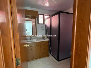 CASA EN VENTA EN TEQUISQUIAPAN EL PEDREGAL  LORENA