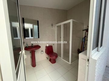 CASA EN VENTA EN TEQUISQUIAPAN EL PEDREGAL  LORENA
