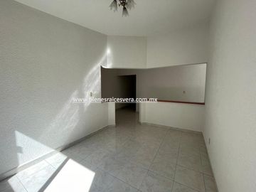 CASA EN VENTA EN TEQUISQUIAPAN EL PEDREGAL  LORENA