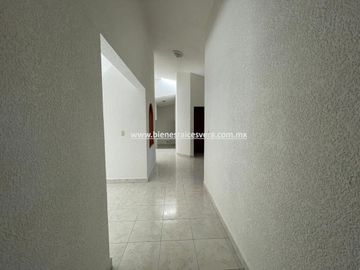CASA EN VENTA EN TEQUISQUIAPAN EL PEDREGAL  LORENA