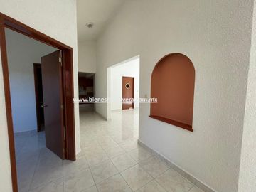 CASA EN VENTA EN TEQUISQUIAPAN EL PEDREGAL  LORENA