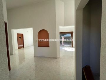 CASA EN VENTA EN TEQUISQUIAPAN EL PEDREGAL  LORENA
