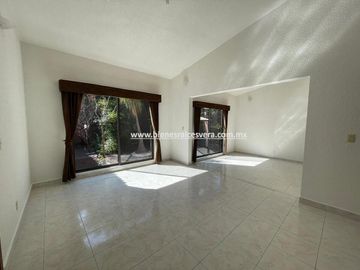 CASA EN VENTA EN TEQUISQUIAPAN EL PEDREGAL  LORENA