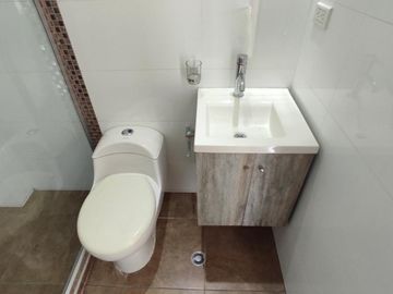 casa condominio en venta en los alpes. Cod V102064