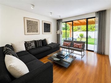 Casa en venta Condominio Las Condes/ Sector Los Dominicos